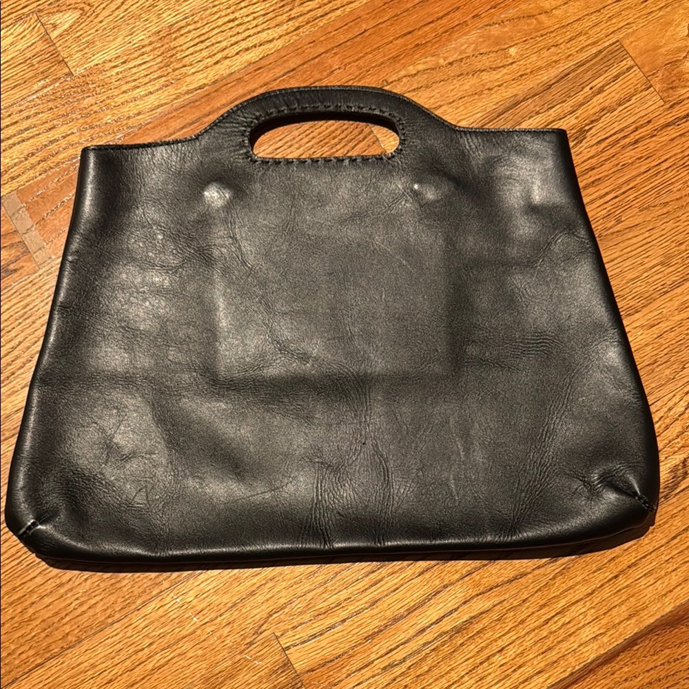 Sleek Black Leather Tote with Integrated Handle
